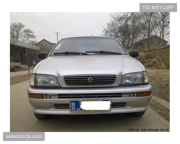 18万停车位被占，业主一怒之下买二手夏利，堵它950天